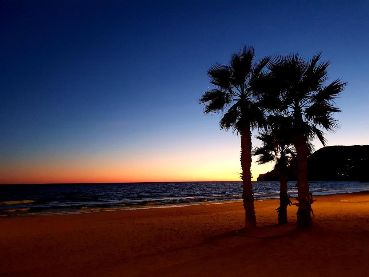 By The Beach Калпе Екстериор снимка